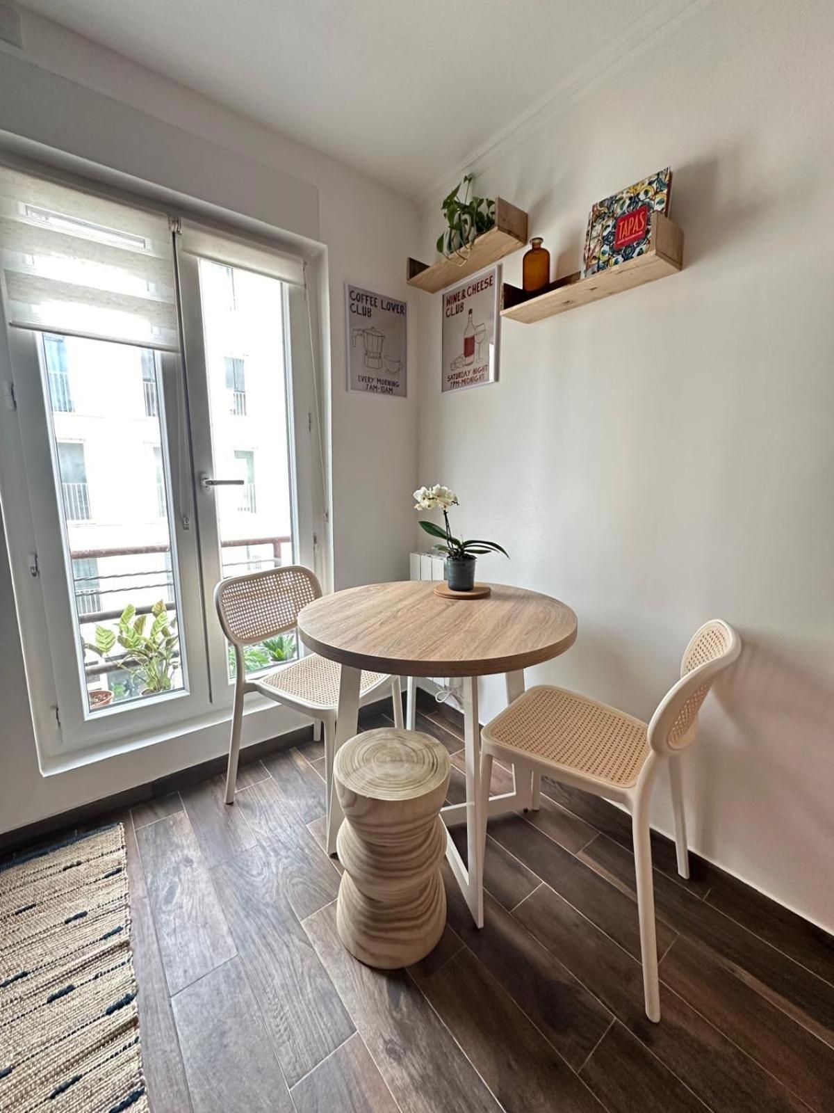 Modern Apt Near Montmarte 2 Mins From Metro Chateau Rouge Apartment Paris Exterior foto